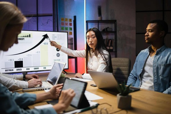 Quels sont les outils d'analyse de données les plus efficaces pour une entreprise de e-commerce B2C?